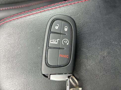 Used 2022 Jeep Cherokee Trailhawk w/ Comfort/Convenience Group image 30