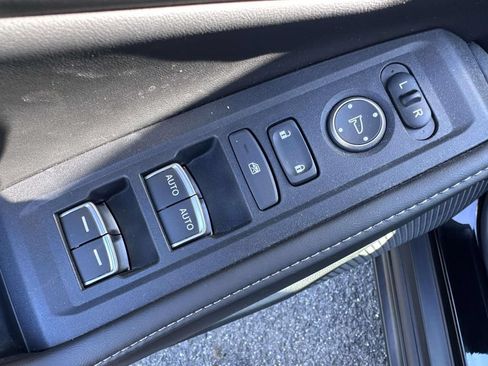 Used 2023 Honda Accord Sport image 9