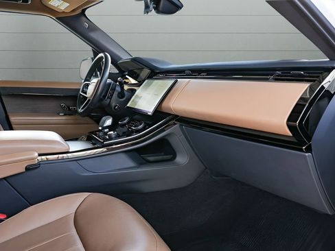 Used 2023 Land Rover Range Rover Sport SE image 64