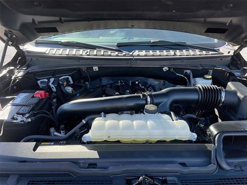 Used 2024 Ford Expedition Limited image 33