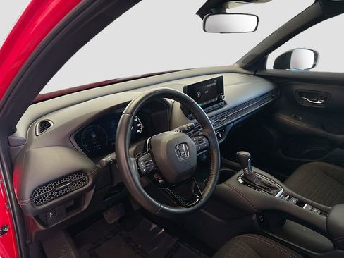 Used 2025 Honda HR-V Sport image 9