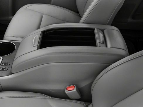 Used 2016 Toyota Highlander XLE AWD/4WD image 15