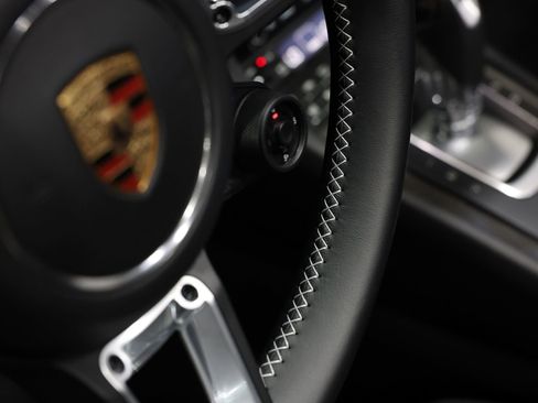 Used 2019 Porsche 911 Turbo S image 40