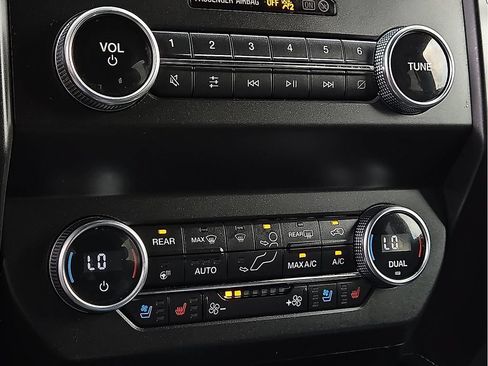 Used 2020 Ford Expedition Limited AWD/4WD image 17