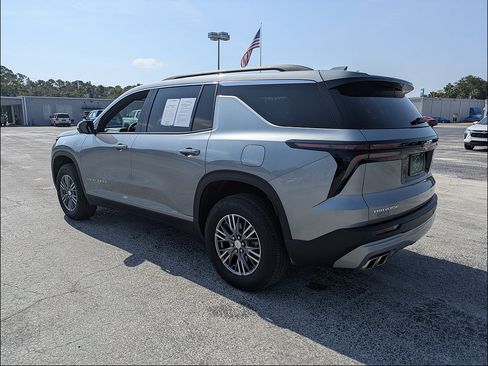 Certified 2025 Chevrolet Traverse LT w/ Driver Confidence Package FWD image 7