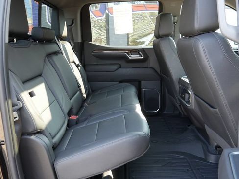 Used 2022 GMC Sierra 1500 Elevation w/ Elevation Premium Package AWD/4WD image 15