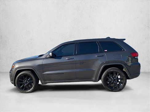 Used 2018 Jeep Grand Cherokee Altitude image 9