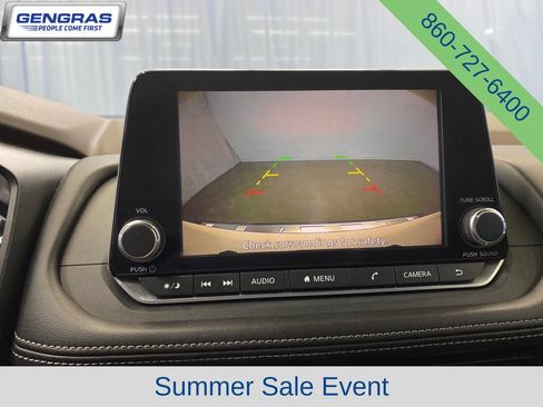 Used 2023 Nissan Rogue SV AWD/4WD image 18