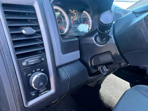 Used 2017 RAM 1500 Express AWD/4WD image 13