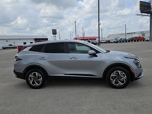 Used 2025 Kia Sportage LX FWD image 6