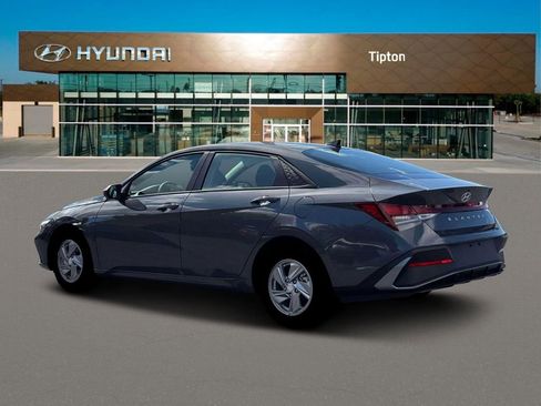 New 2026 Hyundai Elantra SE FWD image 4