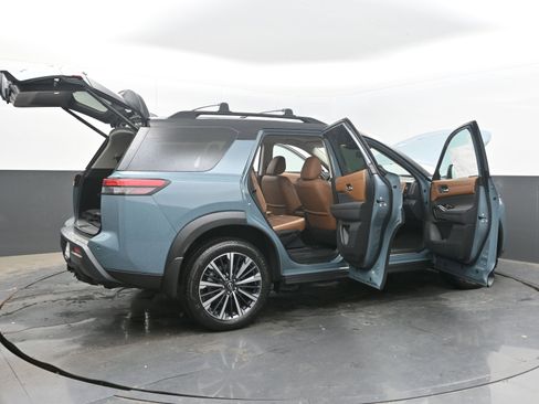 New 2026 Nissan Pathfinder Platinum AWD/4WD image 44
