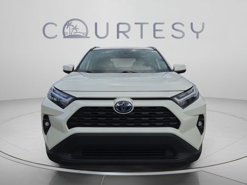 Certified 2022 Toyota RAV4 XLE Premium AWD/4WD image 8
