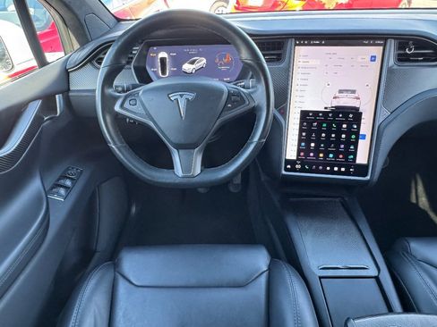 Used 2018 Tesla Model X image 24