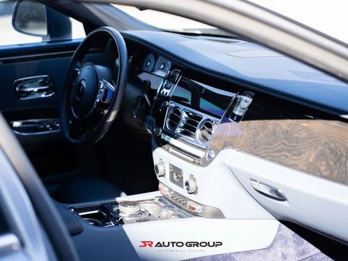 Used 2018 Rolls-Royce Ghost image 34