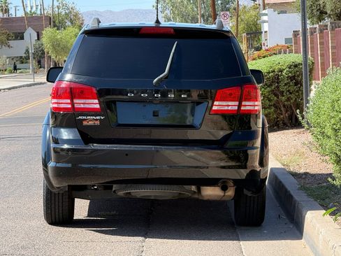 Used 2020 Dodge Journey SE w/ SE Popular Equipment Group FWD image 5