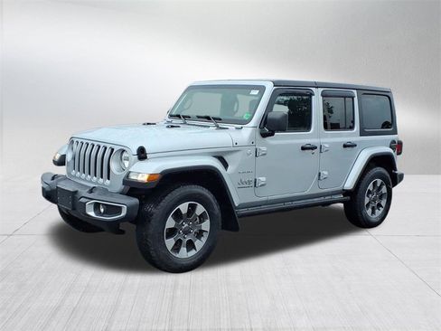 Used 2023 Jeep Wrangler Sahara w/ Cold Weather Group image 8