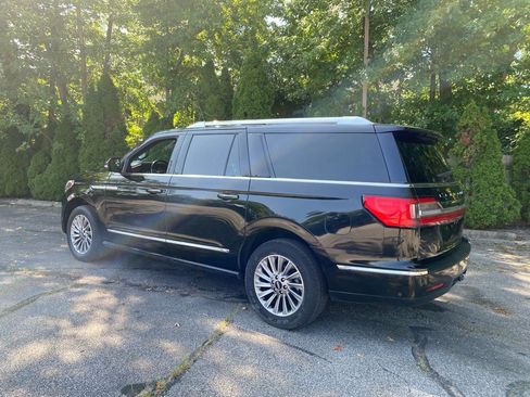 Used 2021 Lincoln Navigator L 4WD image 3
