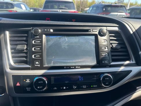 Used 2019 Toyota Highlander Limited AWD/4WD image 24