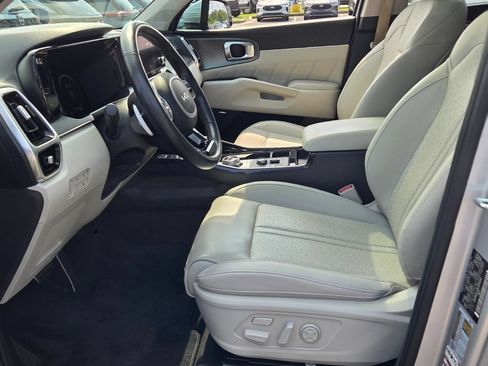 Used 2022 Kia Sorento SX Prestige w/ Panoramic Sunroof Package AWD/4WD image 5