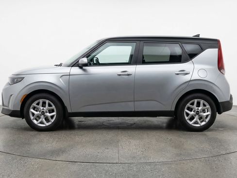 Used 2025 Kia Soul LX w/ LX Technology Package FWD image 5