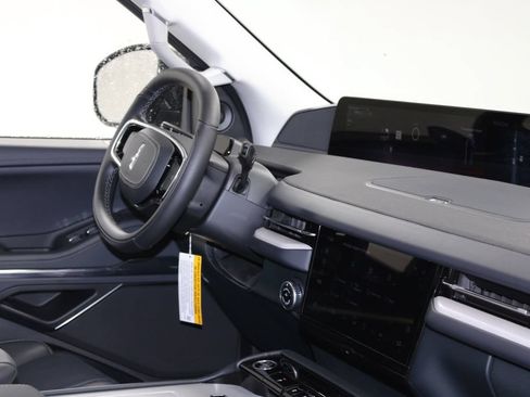 New 2027 Lincoln Navigator Premiere RWD image 32