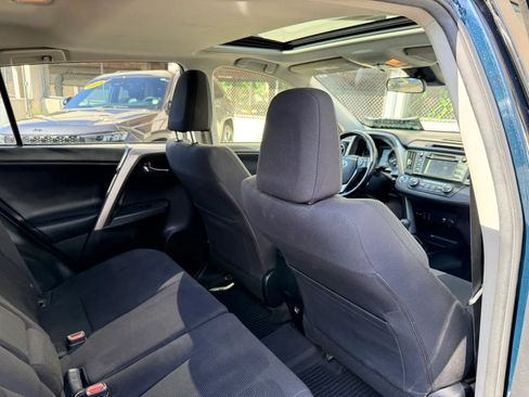 Used 2018 Toyota RAV4 XLE AWD/4WD image 23