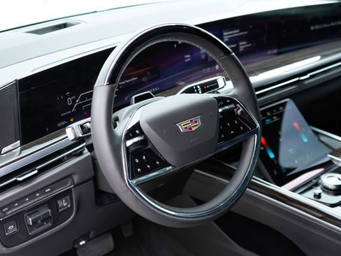 Used 2025 Cadillac Escalade ESV Premium Luxury w/ LPO, Floor Liner Package AWD/4WD image 18