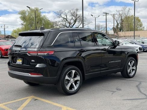 Used 2023 Jeep Grand Cherokee 4WD 4xe image 7