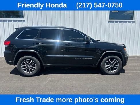 Used 2018 Jeep Grand Cherokee Laredo AWD/4WD image 3
