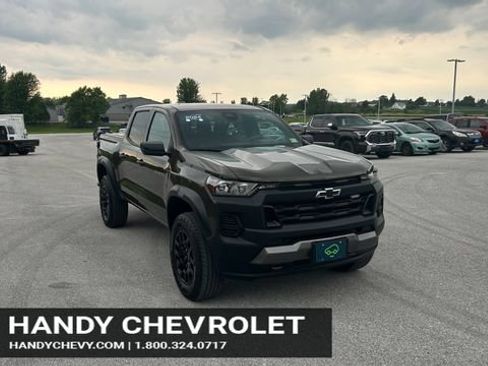 Used 2024 Chevrolet Colorado Trail Boss w/ Advanced Trailering Package AWD/4WD image 1