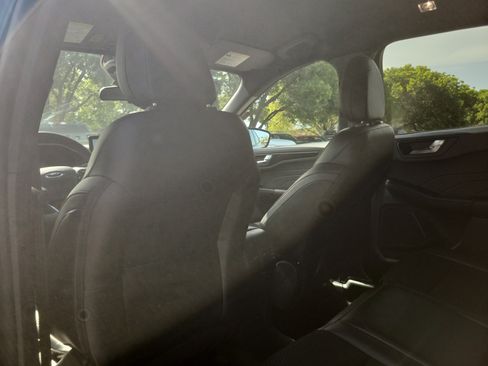 Used 2025 Ford Escape ST-Line w/ Tech Pack #1 FWD image 16