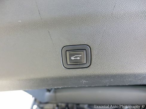 Used 2021 Chevrolet Suburban Premier AWD/4WD image 26