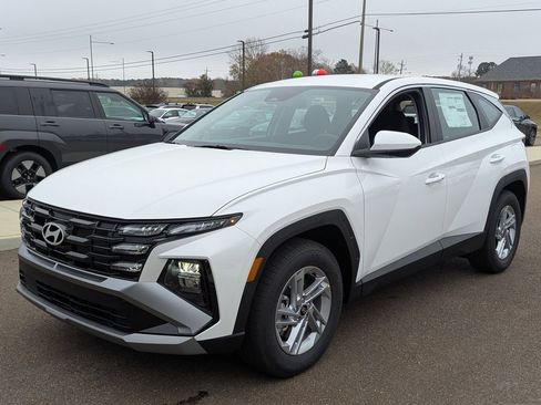 New 2026 Hyundai Tucson SE image 4