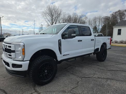 Used 2023 Ford F250 XLT image 3