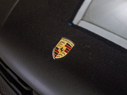 Certified 2025 Porsche Macan image 12