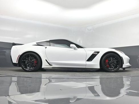 Used 2016 Chevrolet Corvette Z06 w/ 3LZ Preferred Equipment Group RWD image 16