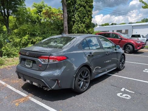 Used 2023 Toyota Corolla SE FWD image 3