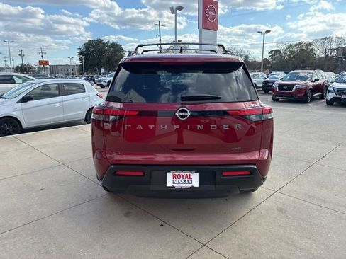 New 2026 Nissan Pathfinder SV image 6