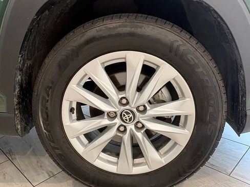 Used 2022 Toyota Corolla Cross LE w/ Moonroof Package AWD/4WD image 9