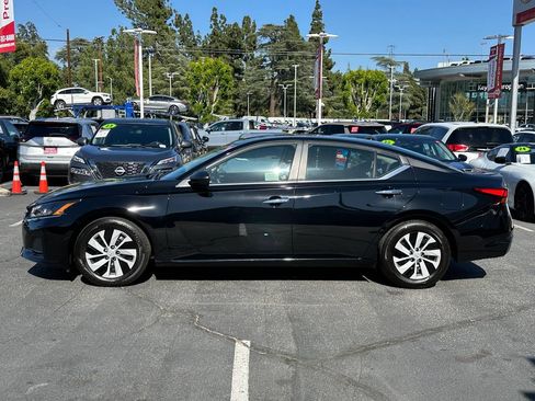 Used 2025 Nissan Altima 2.5 S FWD image 3