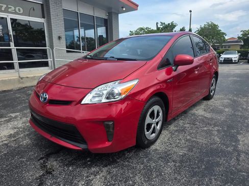 Used 2014 Toyota Prius Two FWD image 1