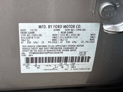 Used 2023 Ford Explorer XLT AWD/4WD image 24