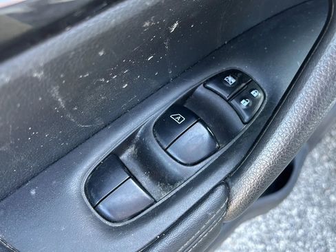 Used 2019 Nissan Rogue SV AWD/4WD image 10