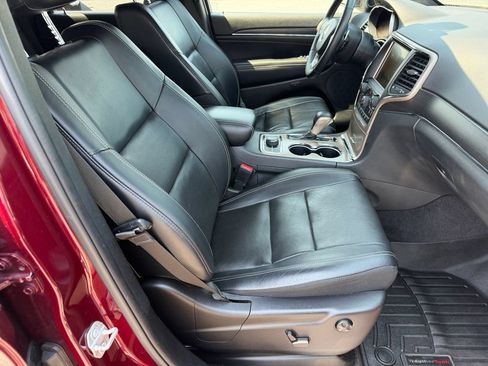 Used 2017 Jeep Grand Cherokee Limited w/ Luxury Group II AWD/4WD image 10