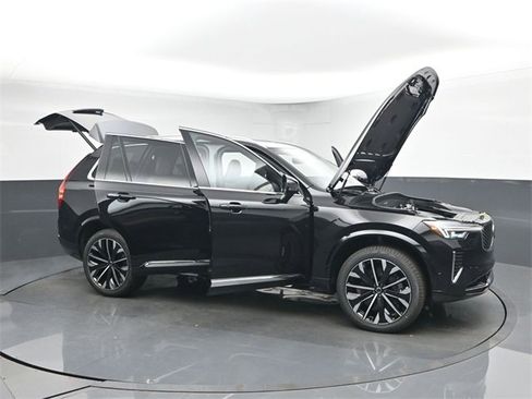 New 2026 Volvo XC90 T8 Plus image 54