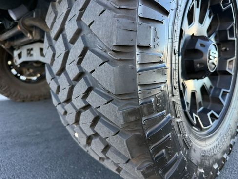 Used 2015 Nissan Titan SV w/ SV Value Truck Package image 26