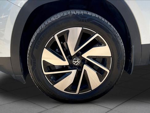 Used 2024 Volkswagen Atlas SEL image 11