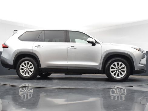 Used 2024 Toyota Grand Highlander XLE image 33