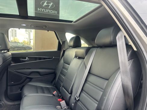 Used 2019 Kia Sorento EX w/ EX Touring Package AWD/4WD image 8